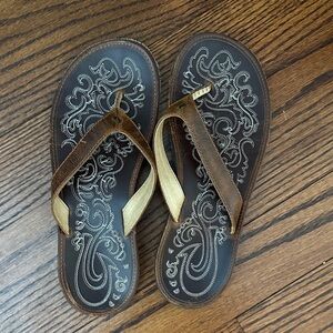 Elegant Brown Flip Flops with Paisley